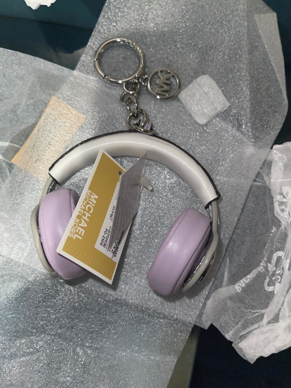 MICHAEL KORS Headphones Bag Charm in Lilac with Silver Hardware NWT - Picture 6 of 6